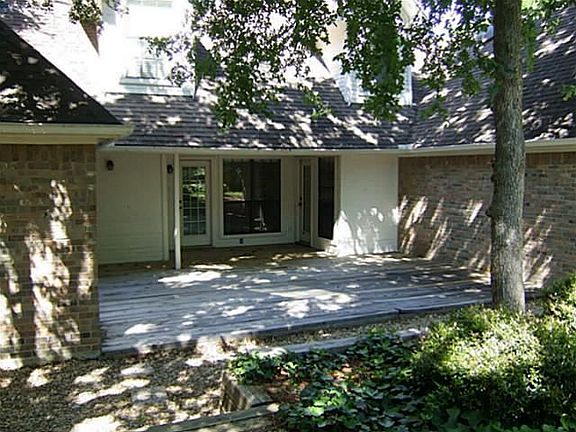 5th image of 605 Lafayette Dr