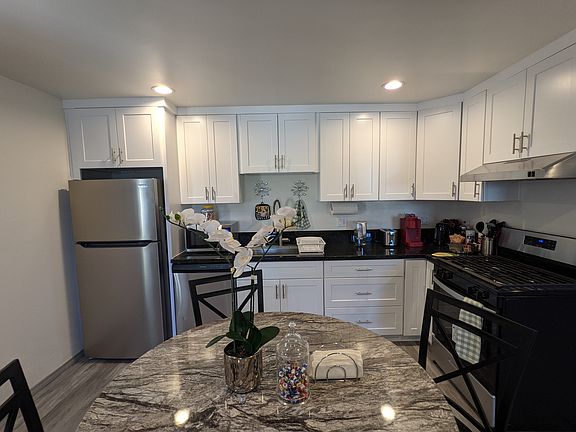 5th image of 7961 Loma Verde Ave #1