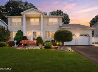 11 Bronia Street, Howell, NJ 07731