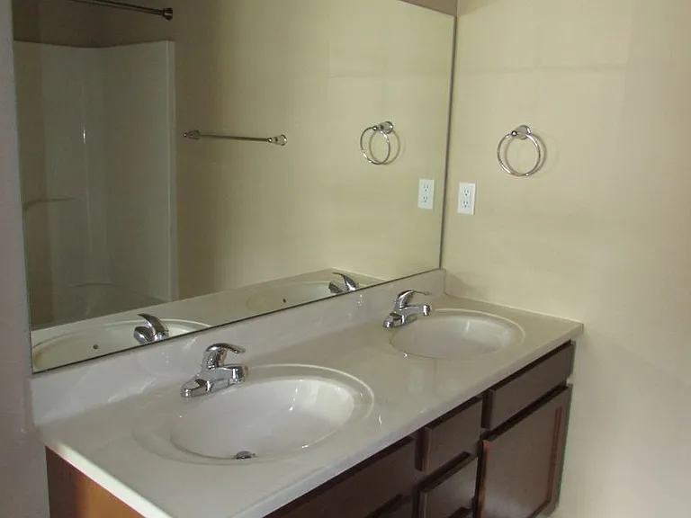 190 Lyle Curtis Cir — Photo 18