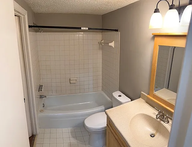2405 Arlington Cres #A — Photo 8