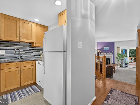 4th image of 6109 Liverpool Ln