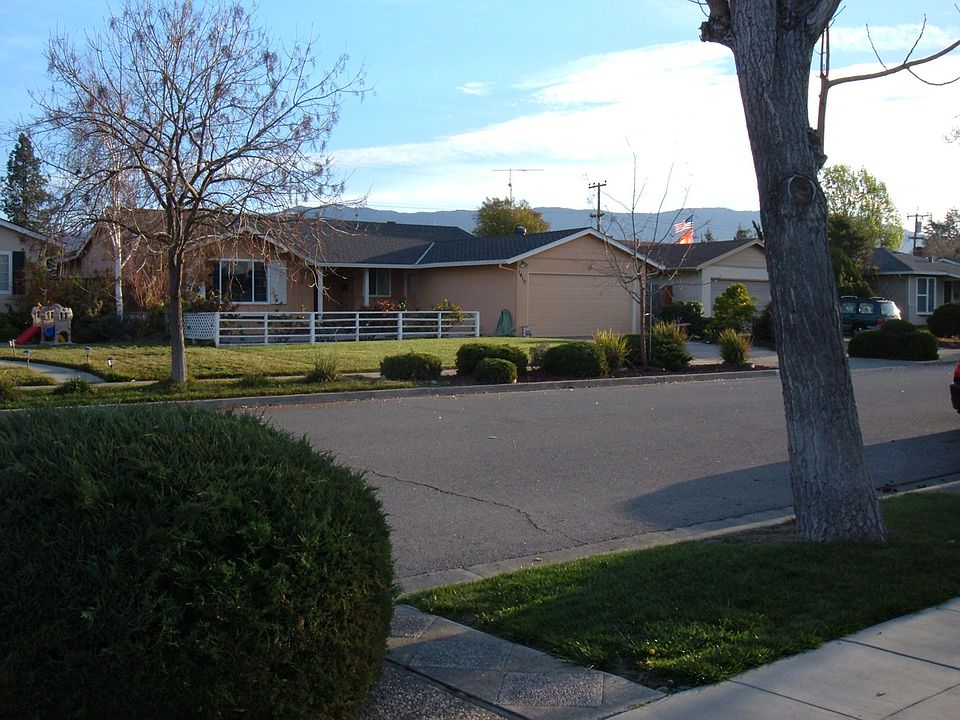 1st image of 1410 Luning Dr