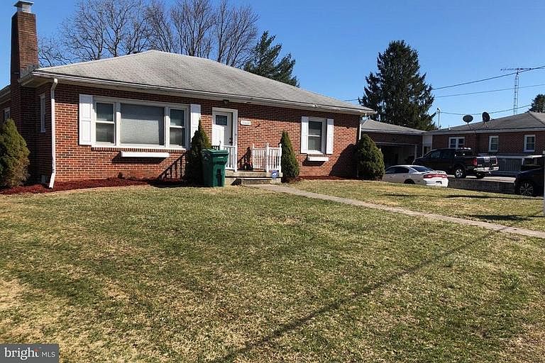 1st image of 20606 Emerald Dr