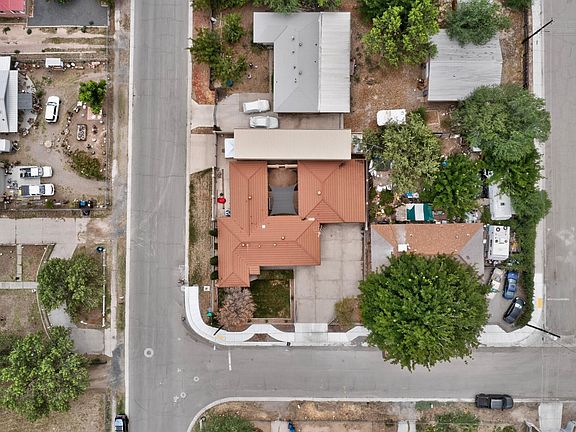 3rd image of 501 Kingsbury Cir NE