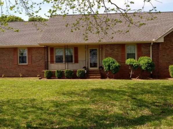 3168 Maxey Rd, Cedar Hill, TN 37032