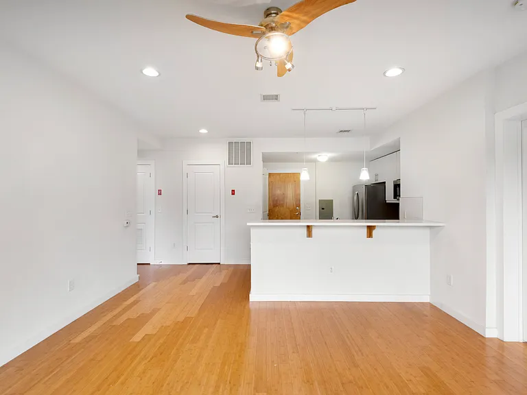 1325 Adams St #402 — Photo 14