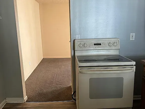 1811 Owen St #2 — Photo 8