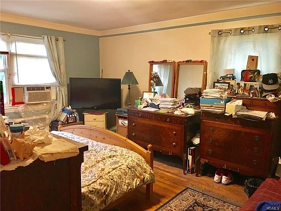 5th image of 1027 Stratford Ave