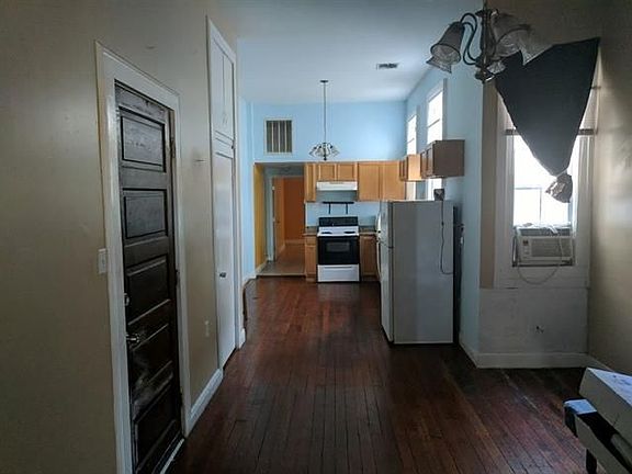 2nd image of 4226 Magazine St #B