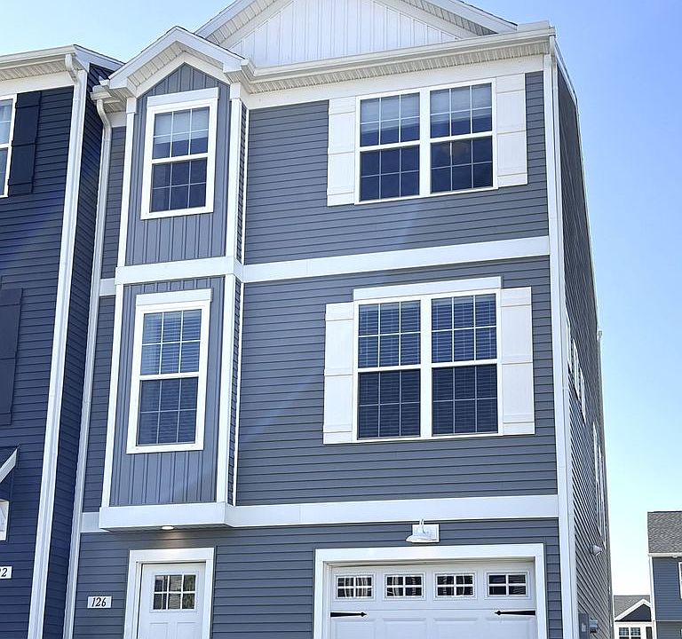 1st image of 126 Hudson Blvd