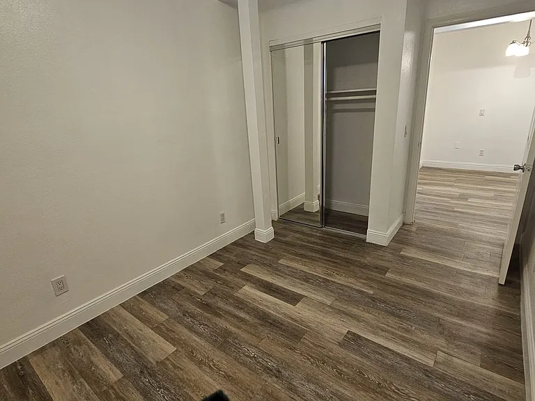 1400 Lakeshore Ave #10 — Photo 12