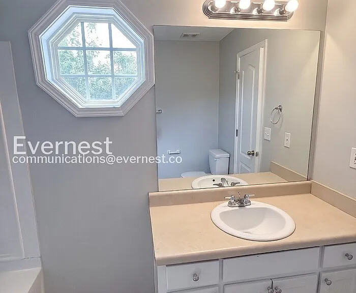 8641 Thomas Ln — Photo 5