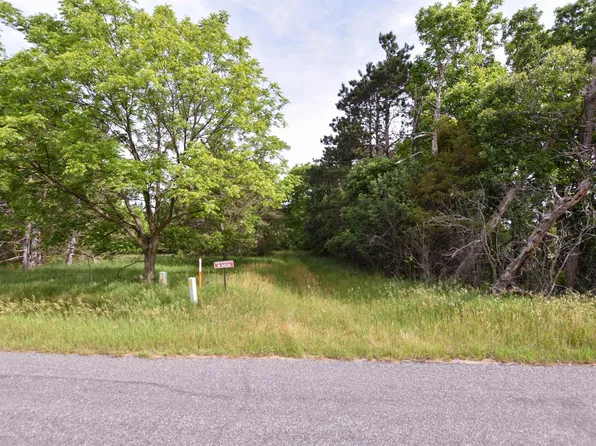 W11008 Brown Deer Ave, Hancock, WI 54943