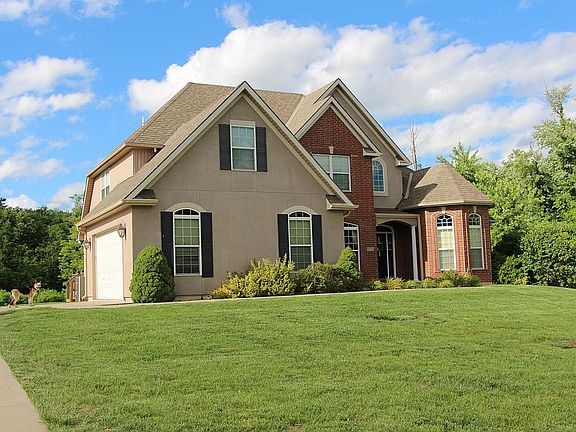 2nd image of 805 SE Willow Pl