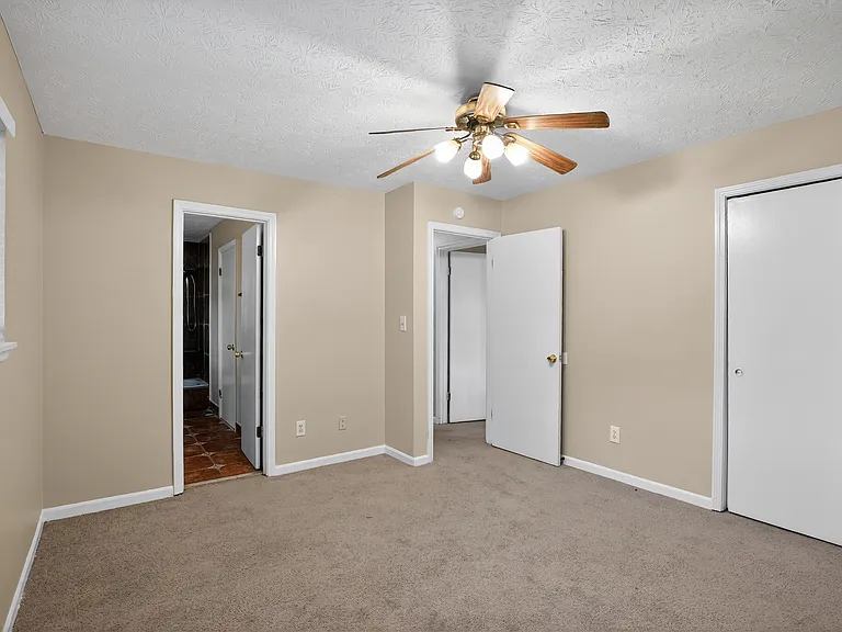 2501 Hartford Dr — Photo 12