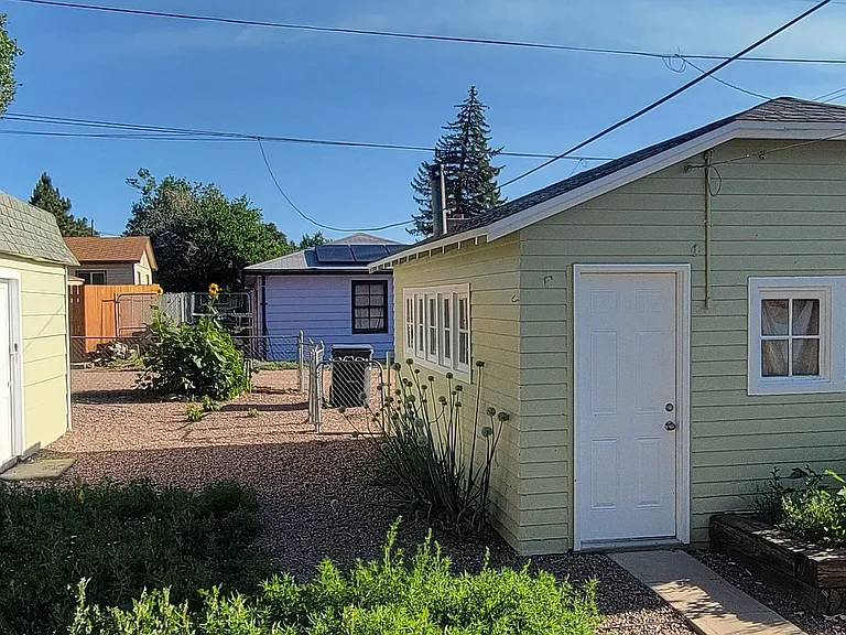727 Clover Ave — Photo 12