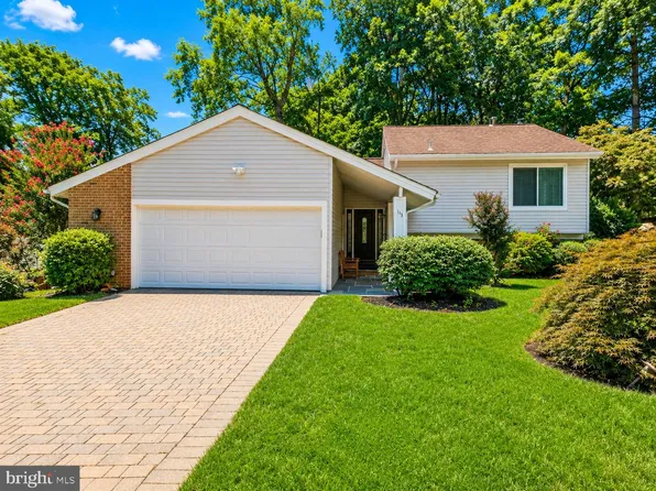 113 Newbury Pl, Sterling, VA 20164