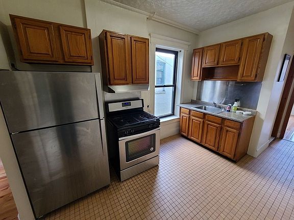 5th image of 25-47 35th St #3R