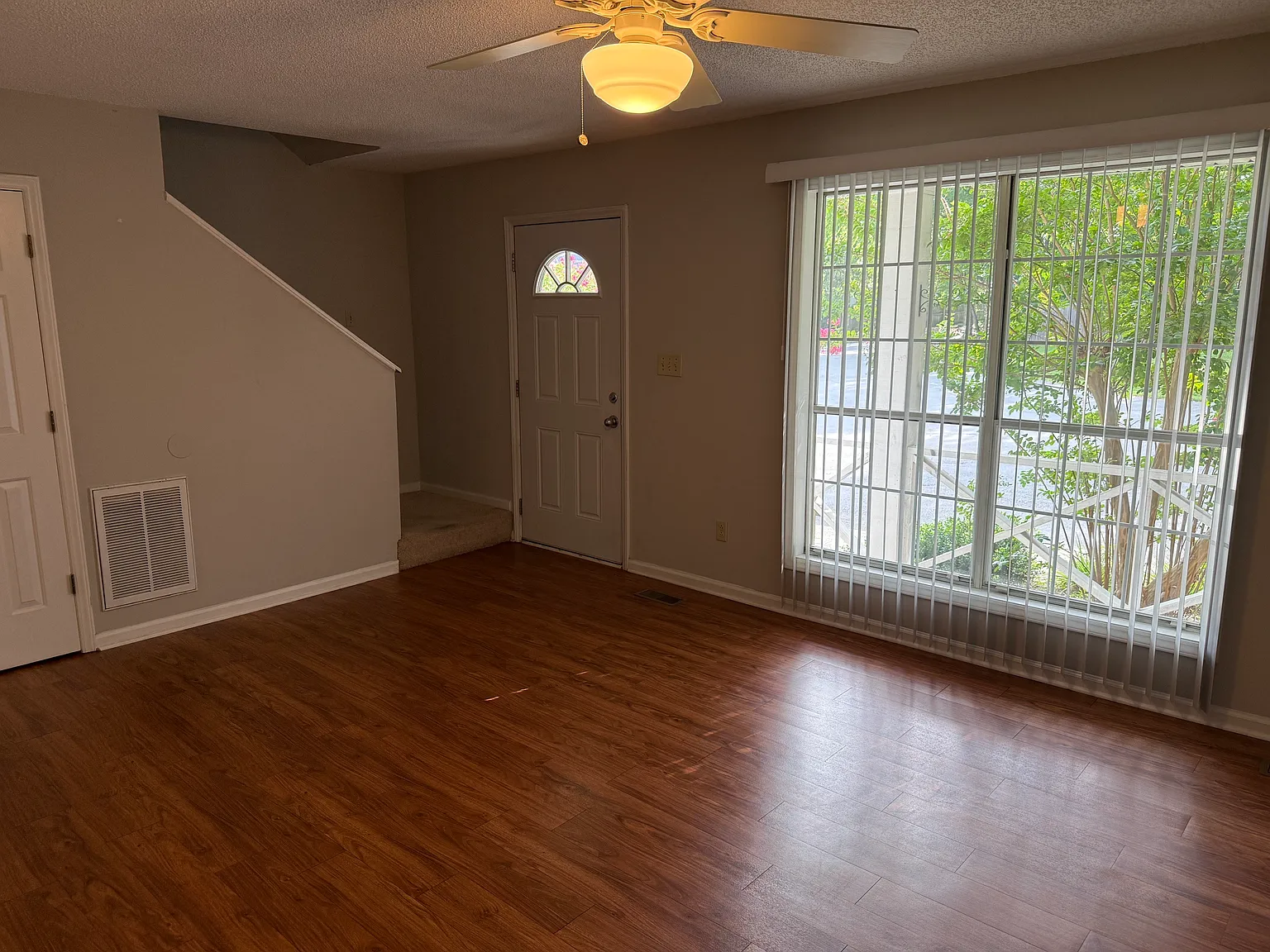 Perkins Cove Apartments-Obeds — Photo 2
