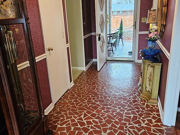 3rd image of 720 Norfolk Pl