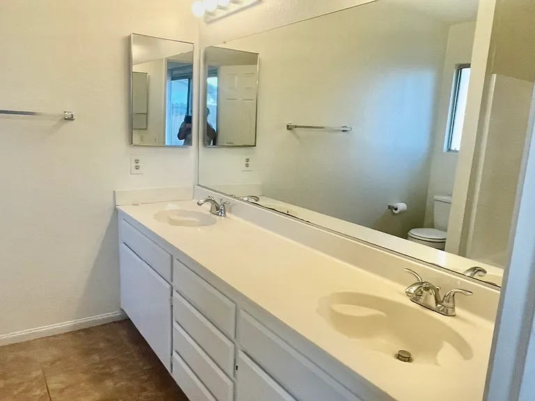 824 Ashley Way — Photo 14