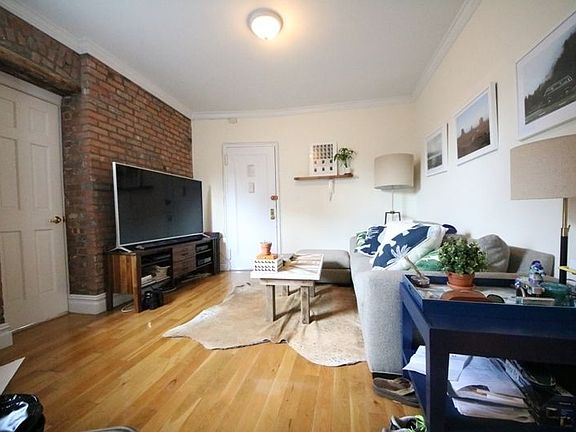 3rd image of 10 Morton St APT 6C