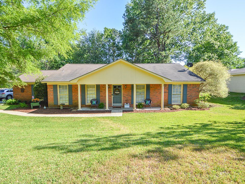 1st image of 109 Pinewood Dr