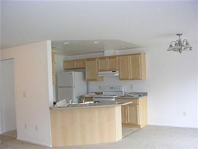 2nd image of 190 Schoolhouse Ln