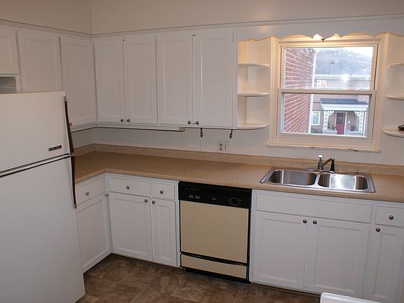 4th image of 2127 Collinway St APT 4
