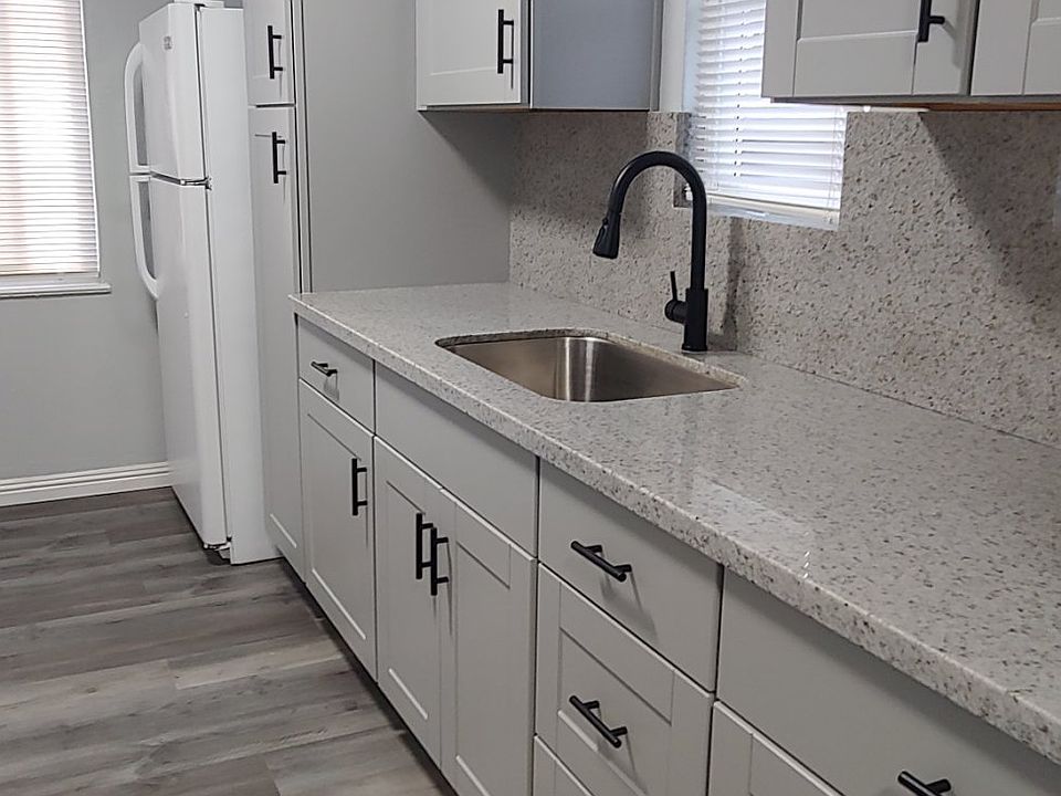 Fully upgraded kitchen