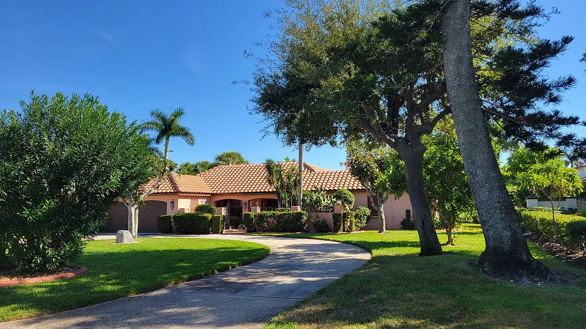 Building Photo - 638 S Owl Dr