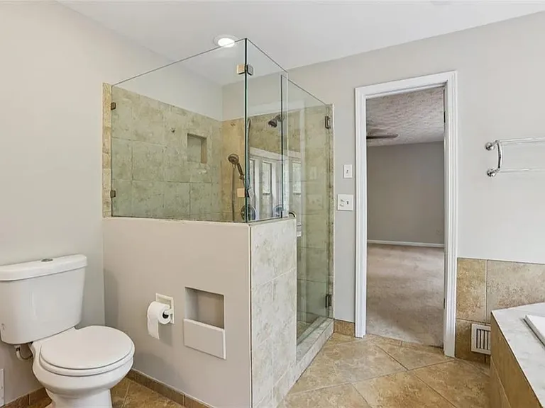 270 Saint Simons Cv — Photo 13