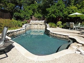 1st image of 3010 White Oak Dr
