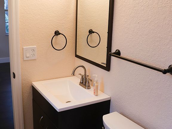 2nd image of 3205 Peacock Ln