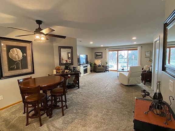 4th image of 110 1st Ave NE Unit 7