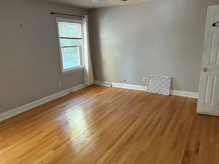 1126 Garland Rd — Photo 9