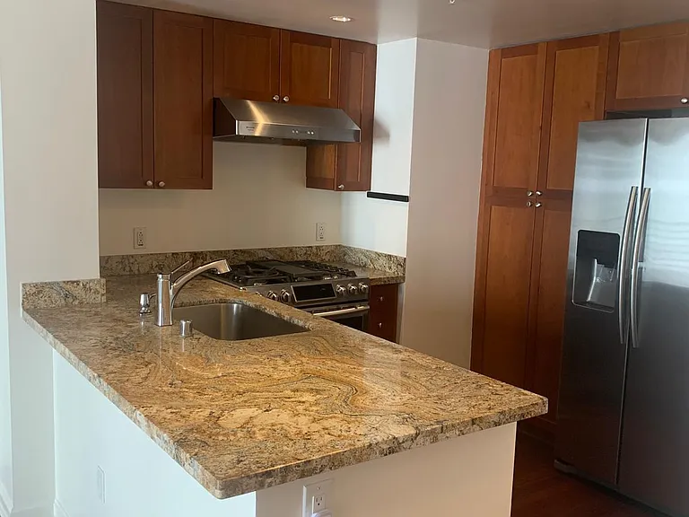400 Beale St #1210 — Photo 13