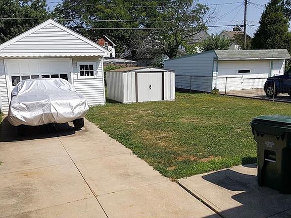 3rd image of 3018 Grovewood Ave
