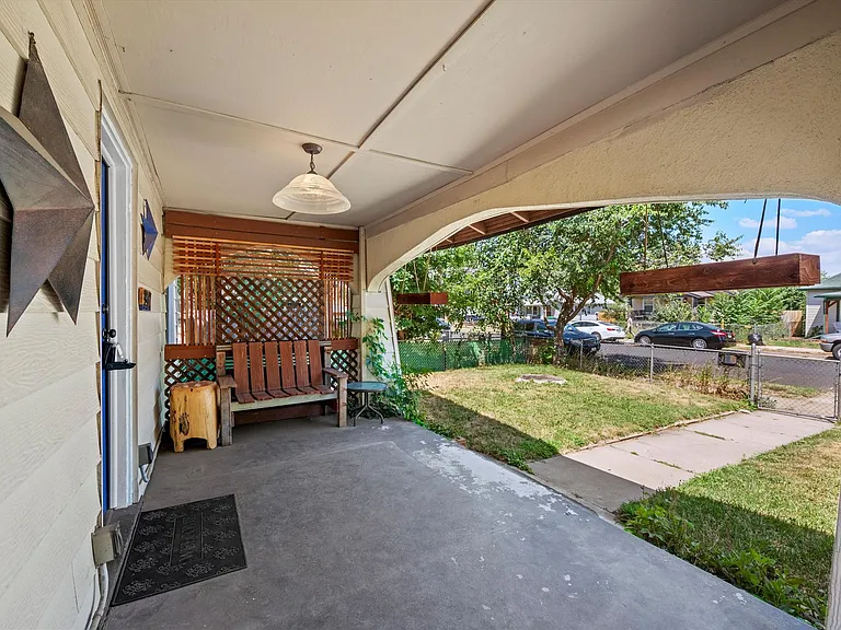3917 S Acoma St — Photo 3