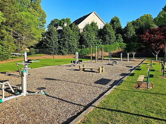 5th image of 504 Flagstone Way