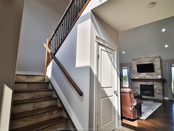 4th image of 435 Pinehurst Dr