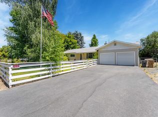 225 Glen Dr, Grants Pass, OR