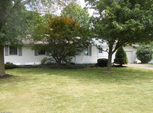 1227 Douglass Ave, Barberton, OH 44203