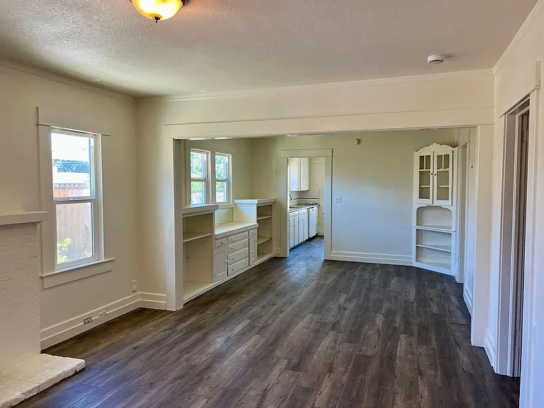 1321 N Calaveras St — Photo 3