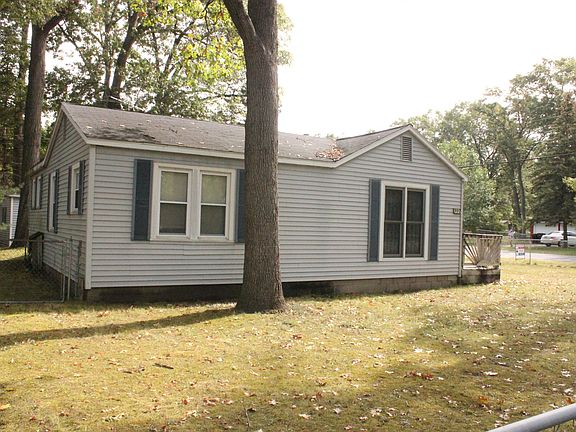3rd image of 592 S Sheridan Dr
