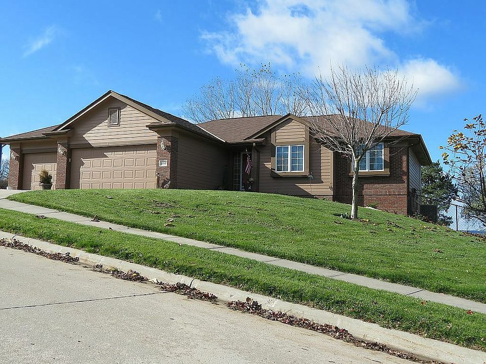 1st image of 1412 Golden Hills Dr