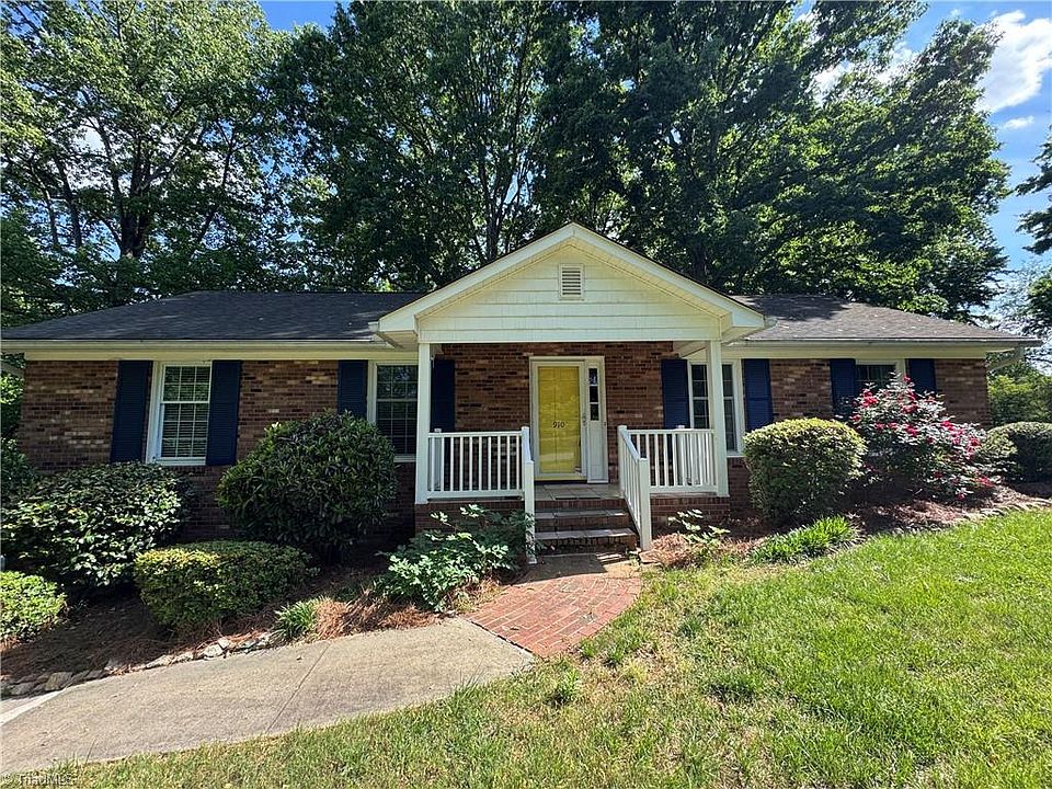 1st image of 910 Forestglen Dr