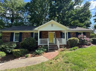 910 Forestglen Dr, Winston Salem, NC 27103