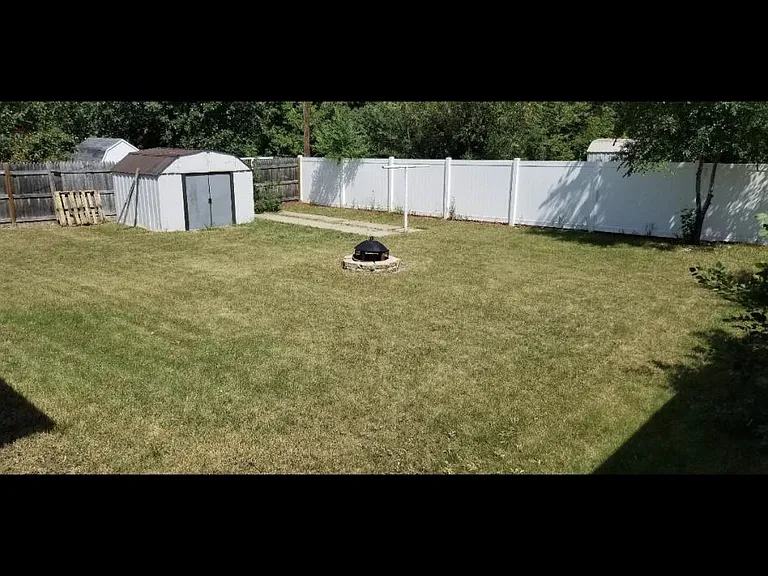 1421 8th St SW — Photo 3
